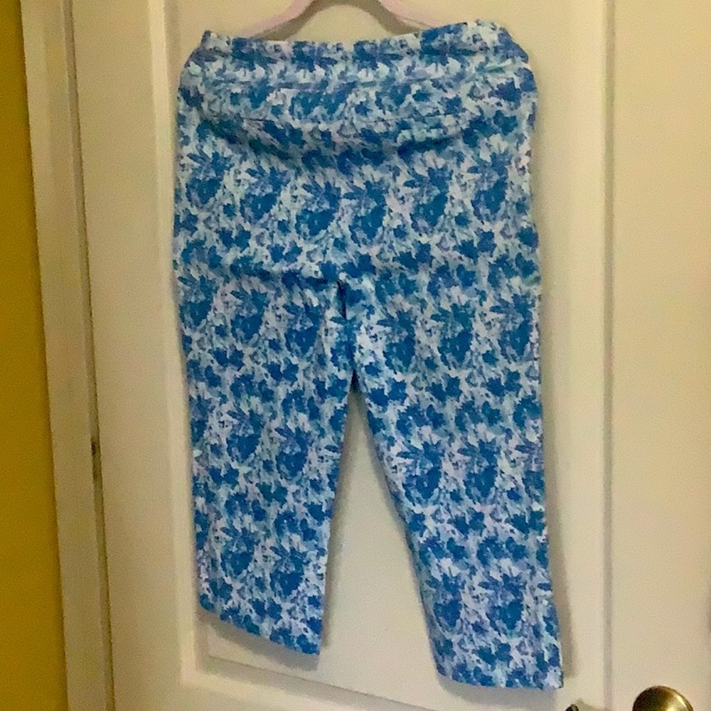 Coral Bay light blue flowered Capri with tummy tucking material. Very nice fit - Picture 4 of 7